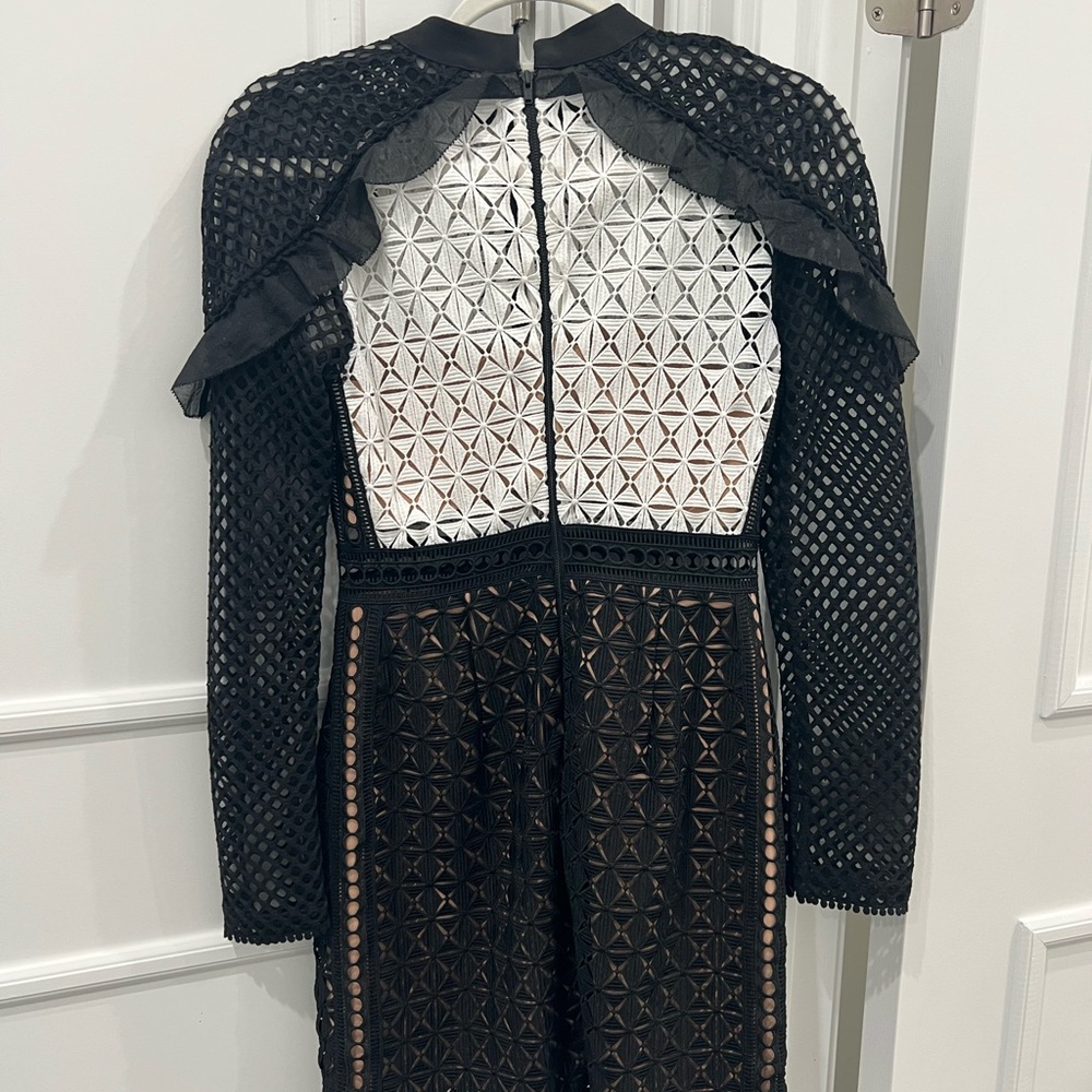 Self portrait dress- worn one time . Perfect condition. Size 4 black and white - Picture 6 of 10
